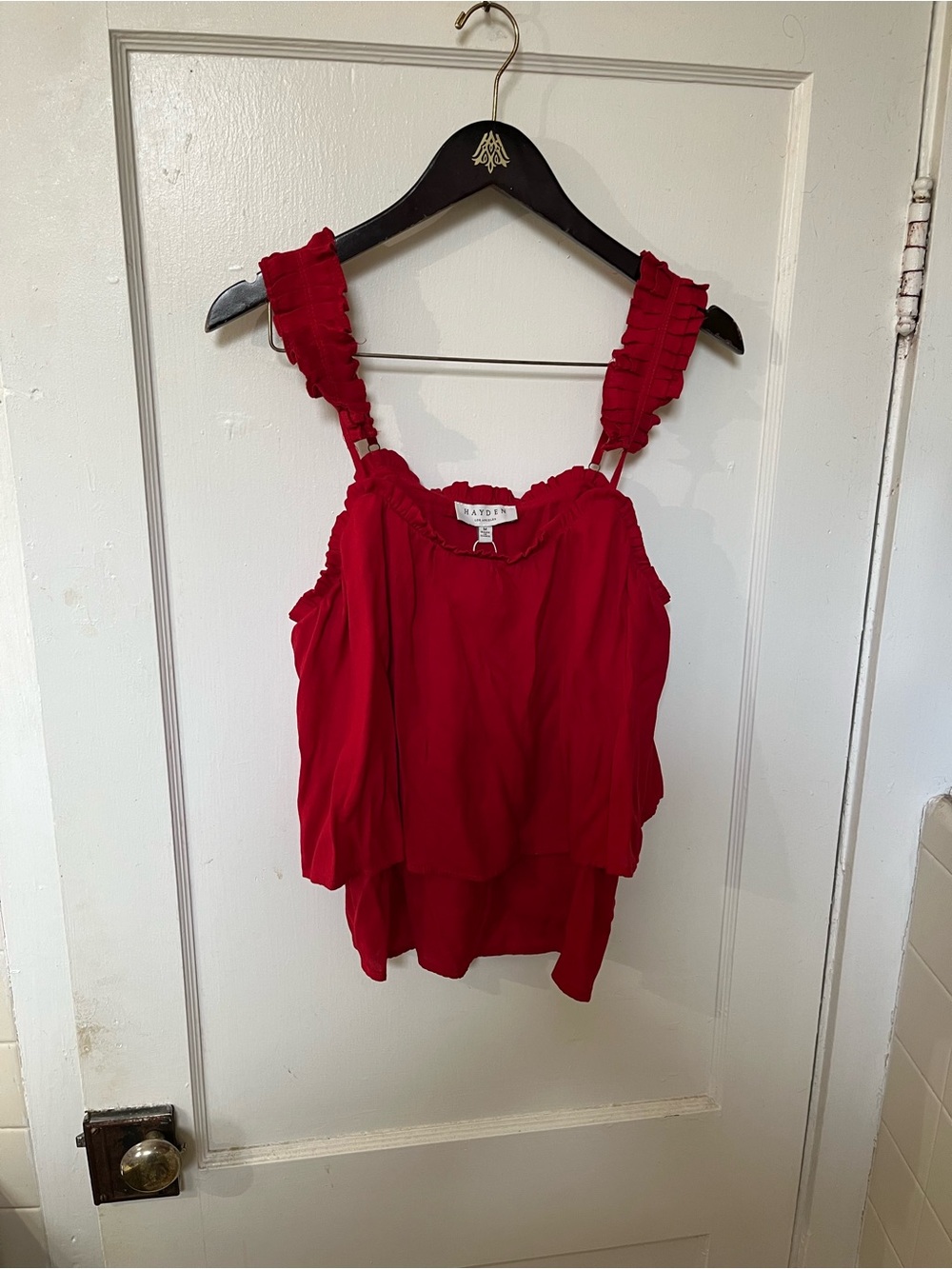 NWOT Hayden Los Angeles Red Ruffled Cold Shoulder Layered Top Size Medium EUC